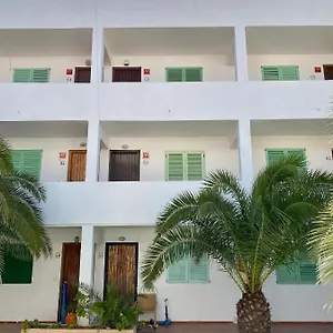 https://rocaplana-es-pujols-07871.balearic-islands.net